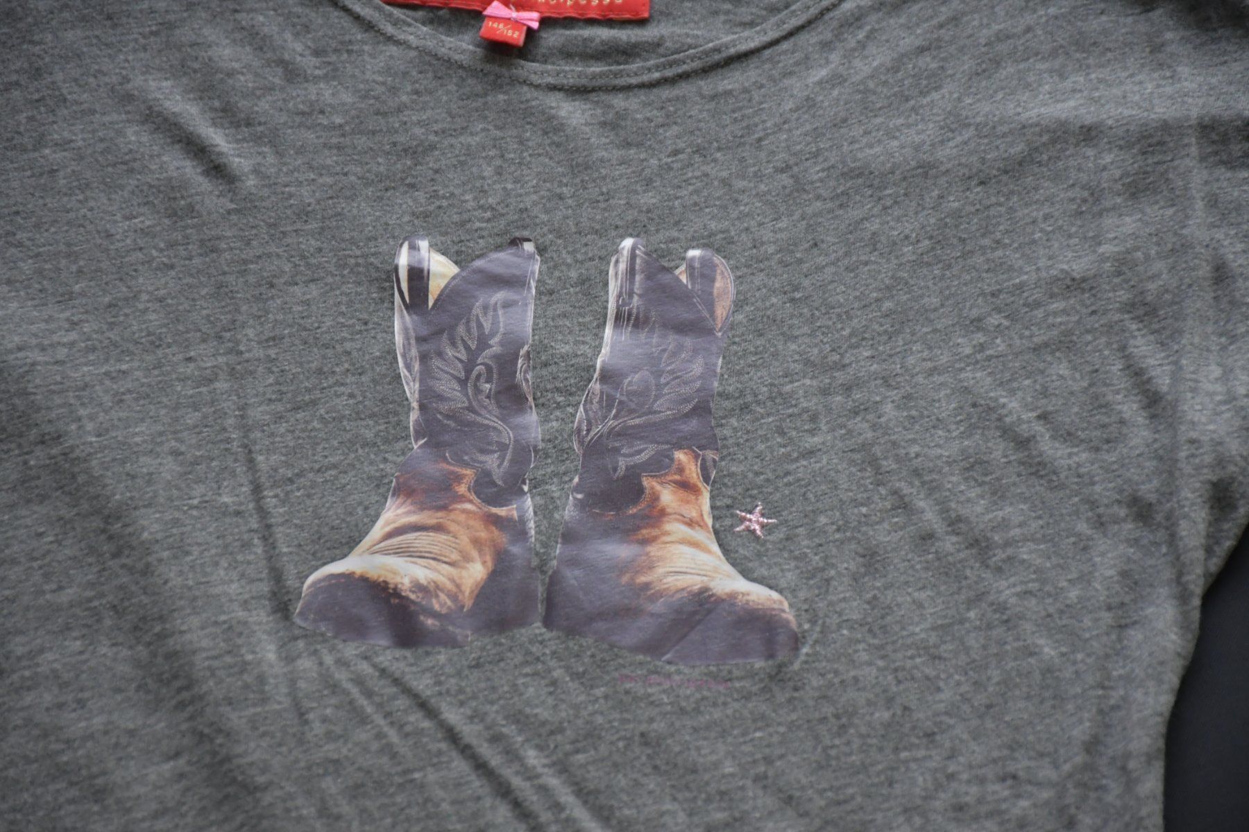 Vestiti & Gonne: Tshirt , Rock von Bengh gr. 152 – Usato da Nuglar venduto da Korsika2 1