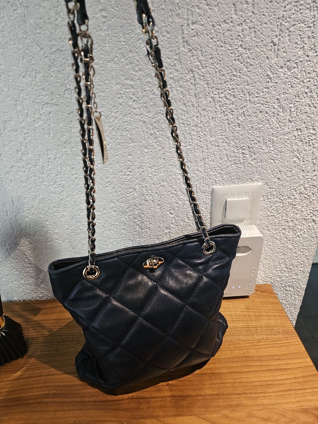 DKNY Taschen für Damen: 👜 DKNY Damenhandtasche – gesteppte Leder – Dunkelblau – Gebraucht aus Zunzgen von Fleksi 5