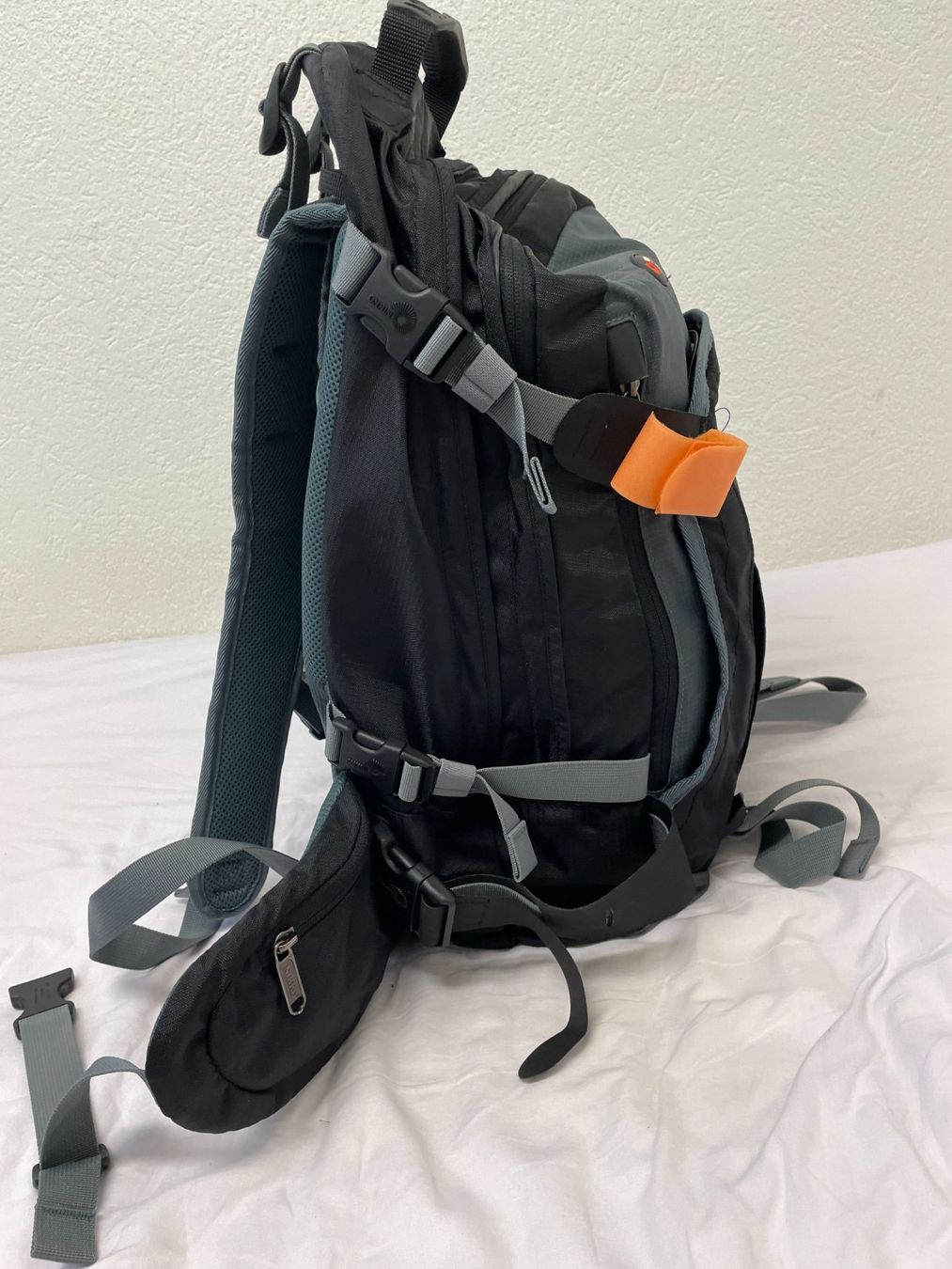 Zaini: NIKKO Rucksack Tundra 40 Schwarz-Grau – Usato da Zollikon venduto da yaris0505 2