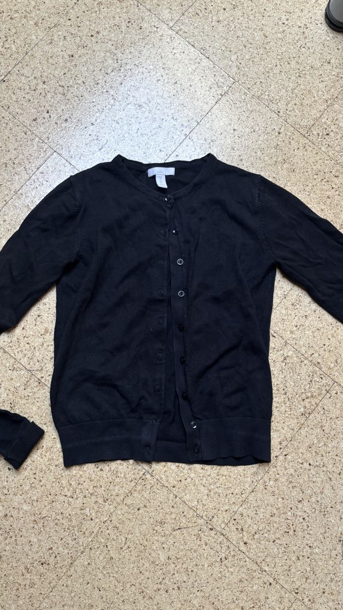 Giacche: Schwarze Strickjacke – Usato da Roggwil BE venduto da R..