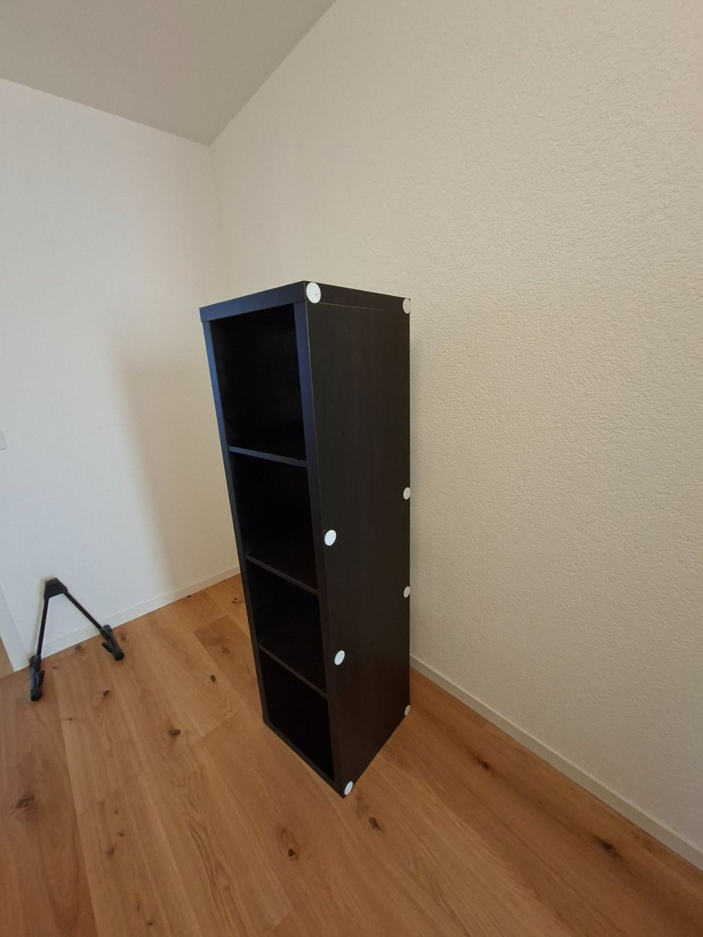 Ikea Regale: Kallax 1x4 – Gebraucht aus Solothurn von RaffiffaR 2