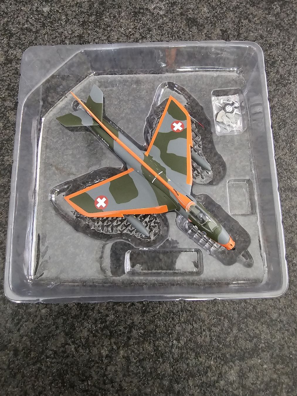 Armée suisse Kits de montage: 2Stk.Hunter 1/72 – Neuf (Voir description) à richenthal par Usmike 1