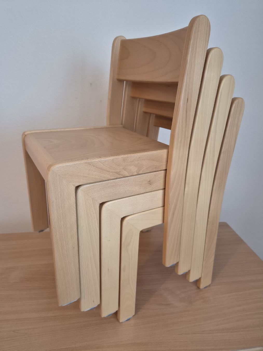 Set de table et chaises: kibemo Kindergartentisch + 4 Stühle - TOP – D'occasion à Rüschlikon par Dave830 2