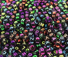 100 Buchstaben Perlen Würfel