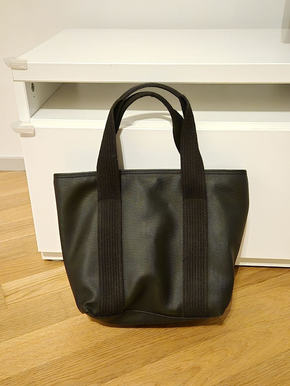 Lacoste Borse da donna: kleine Schwarze Lacoste Handtasche – Usato da Luzern venduto da bam_qr5p 1
