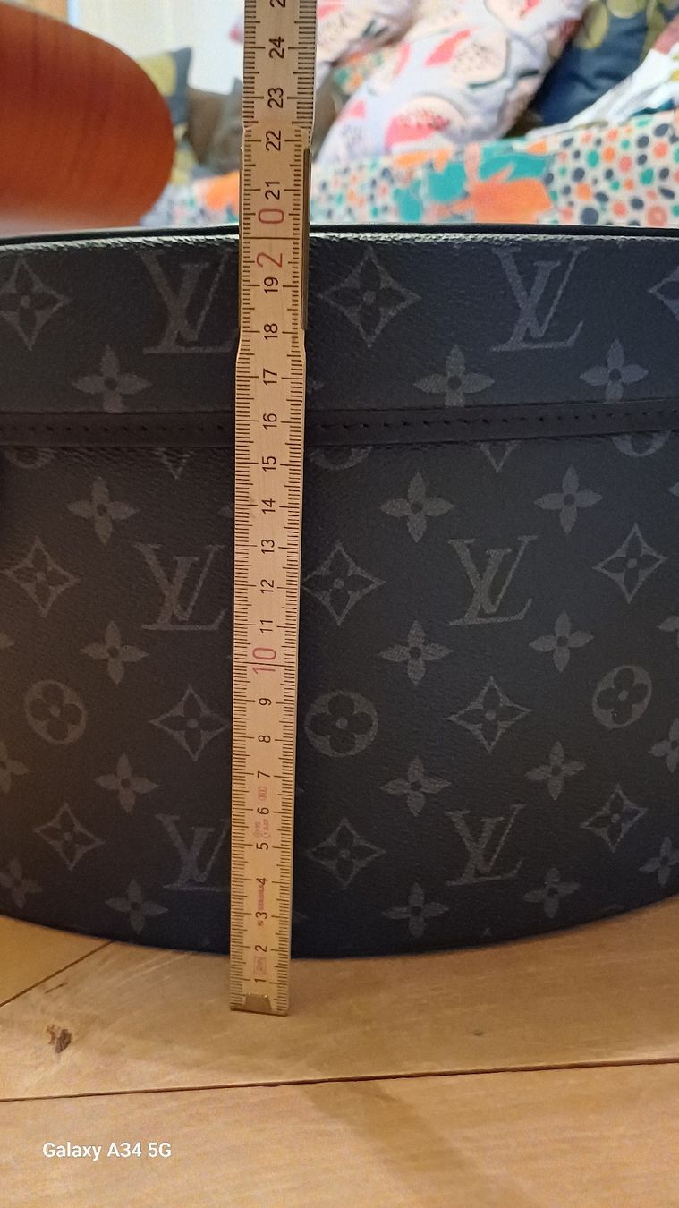 Louis Vuitton Reisekoffer: Louis Vuitton LV Hutschachtel – Gebraucht aus St. Gallen von DiesundDas. 1