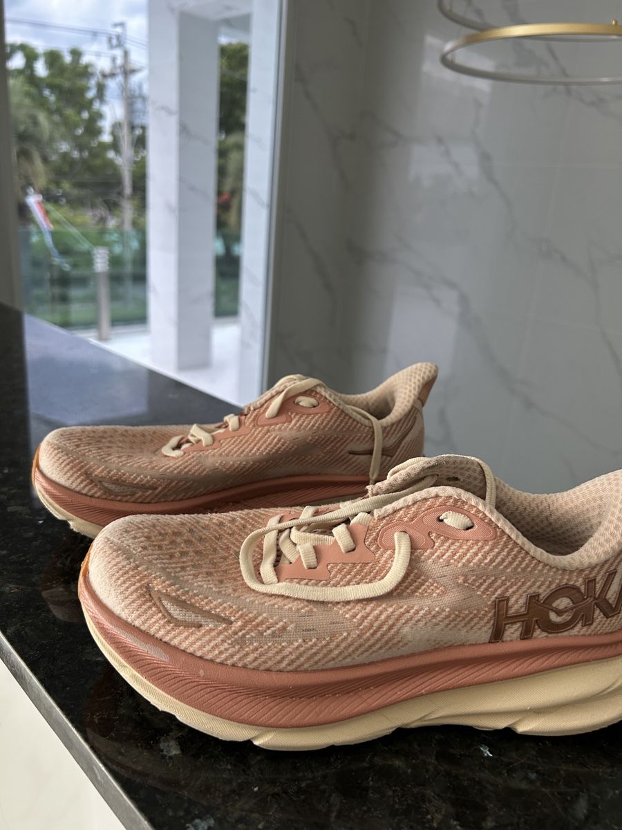 Damenschuhe: Hoka running shoes  – Gebraucht aus moosseedorf von Tannaz.k 6