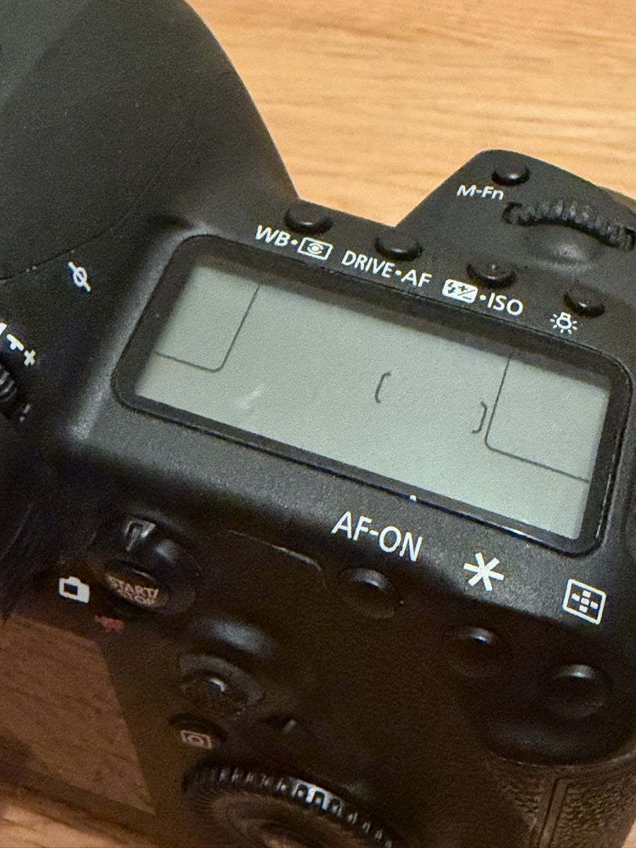 Canon Kamera: Canon EOS 5D Mark IV DSLR Camera  – Gebraucht aus Genève von Red_dot 4