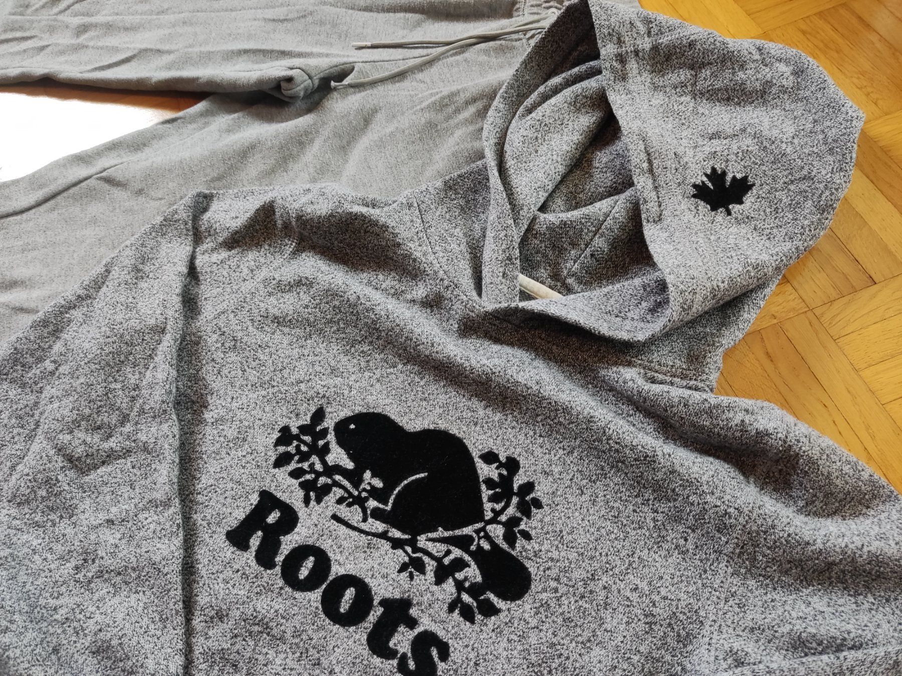 Maglioni & Felpe: Mädchen Hoody Grösse S – Usato da Kriens venduto da rinzmann 2