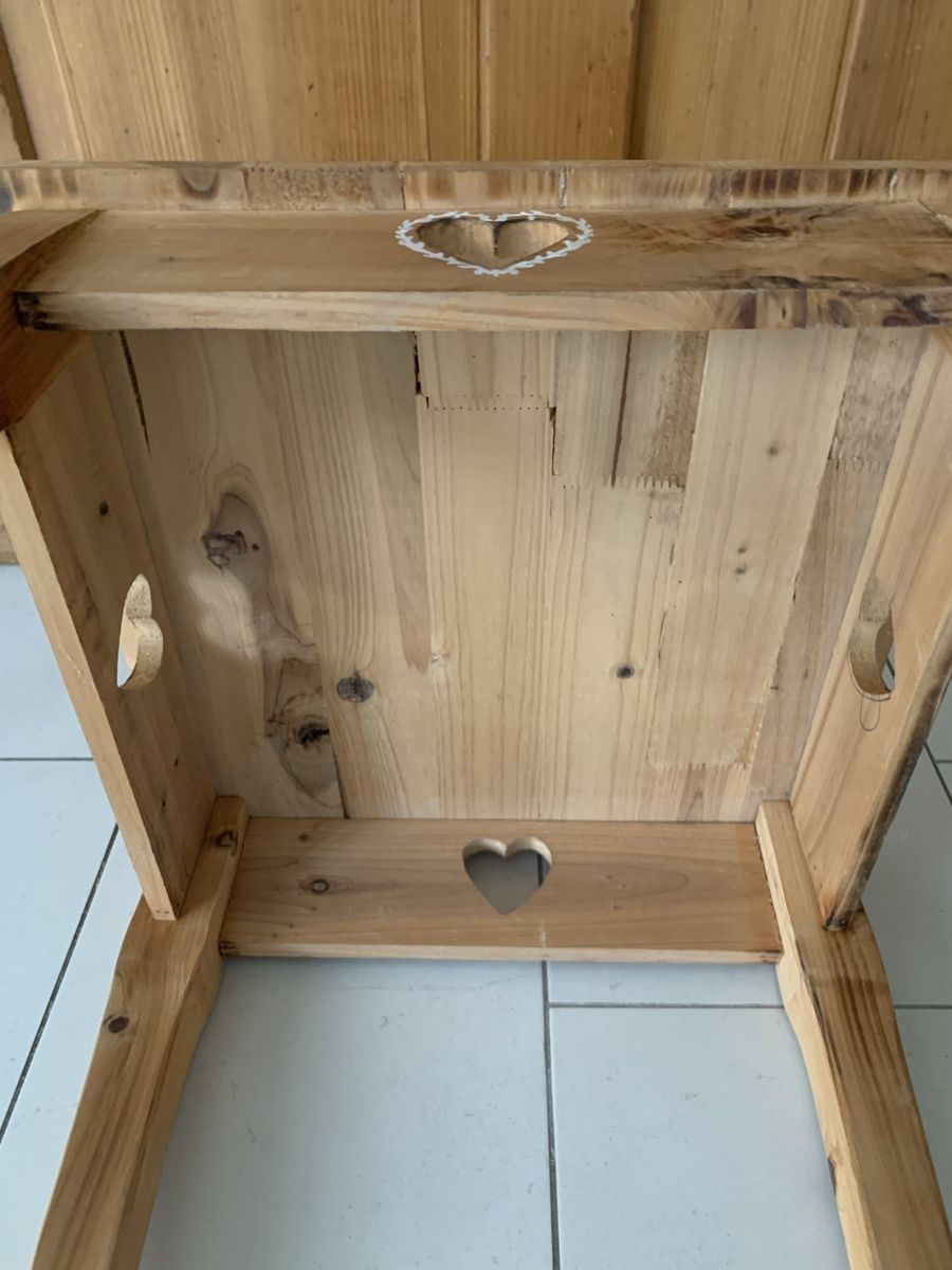 Tische: Holztischli mit Herz-Ausschnitt Shabby Chic – Gebraucht aus Ellikon an der Thur von Bali1999 7