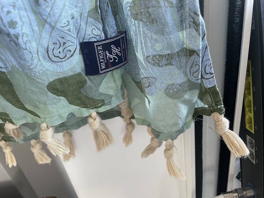 Tommy Hilfiger Foulard & Sciarpe: Tommy Hilfiger Tuch – Nuovo (secondo la descrizione) da Rigi Kaltbad venduto da sonnenbaum 1