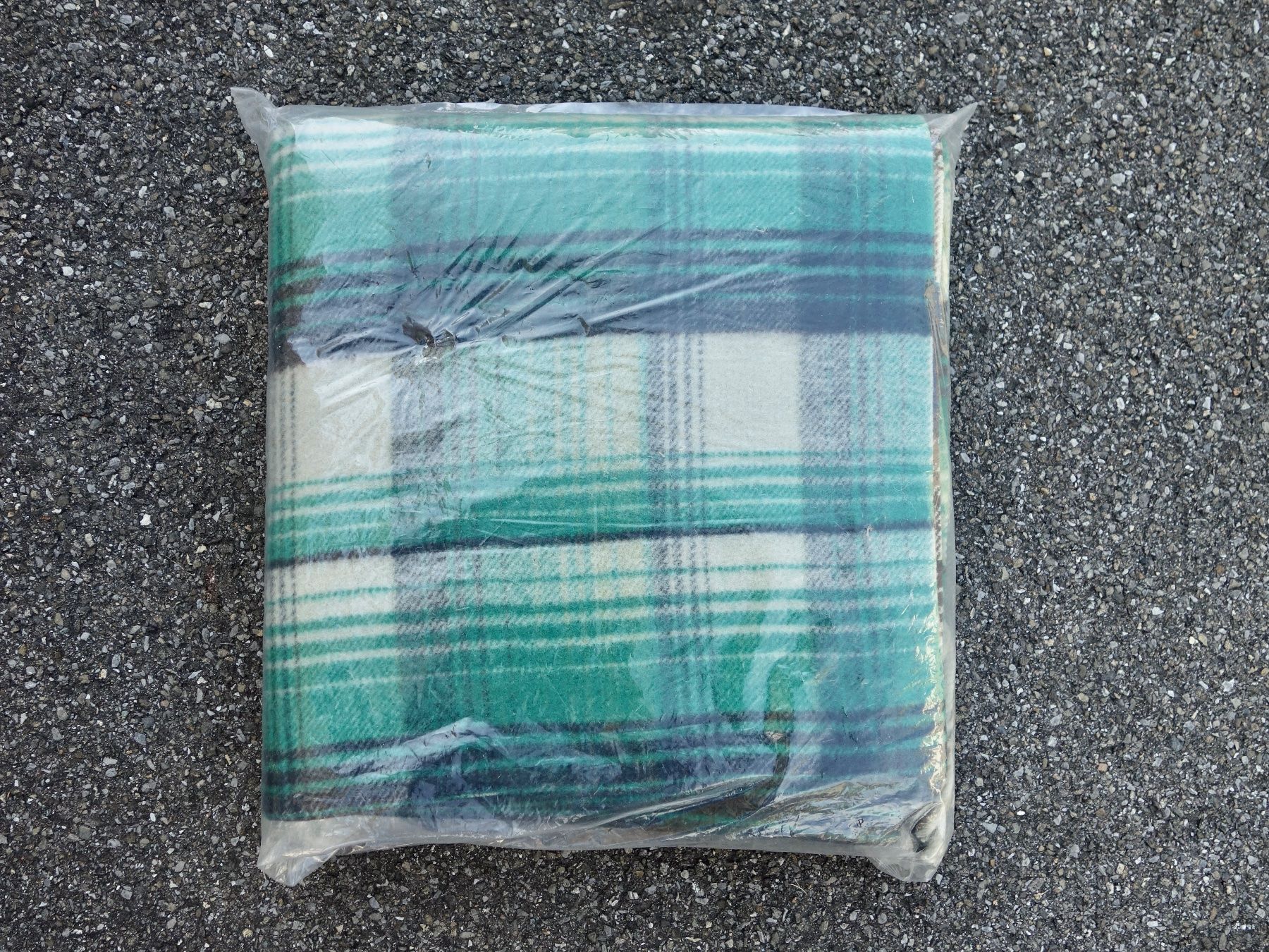 Gucci Sonstige Kleidung & Accessoires: GUCCI reversible PONCHO - Wolldecke - Wolle PREFALL 2018 – Neu (gemäss Beschreibung) aus Kerzers von zimmergruen 4