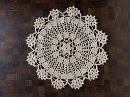 Gehäkelte Tischdecke beige Handarbeit neu