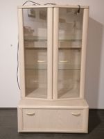 Vitrine mit Licht