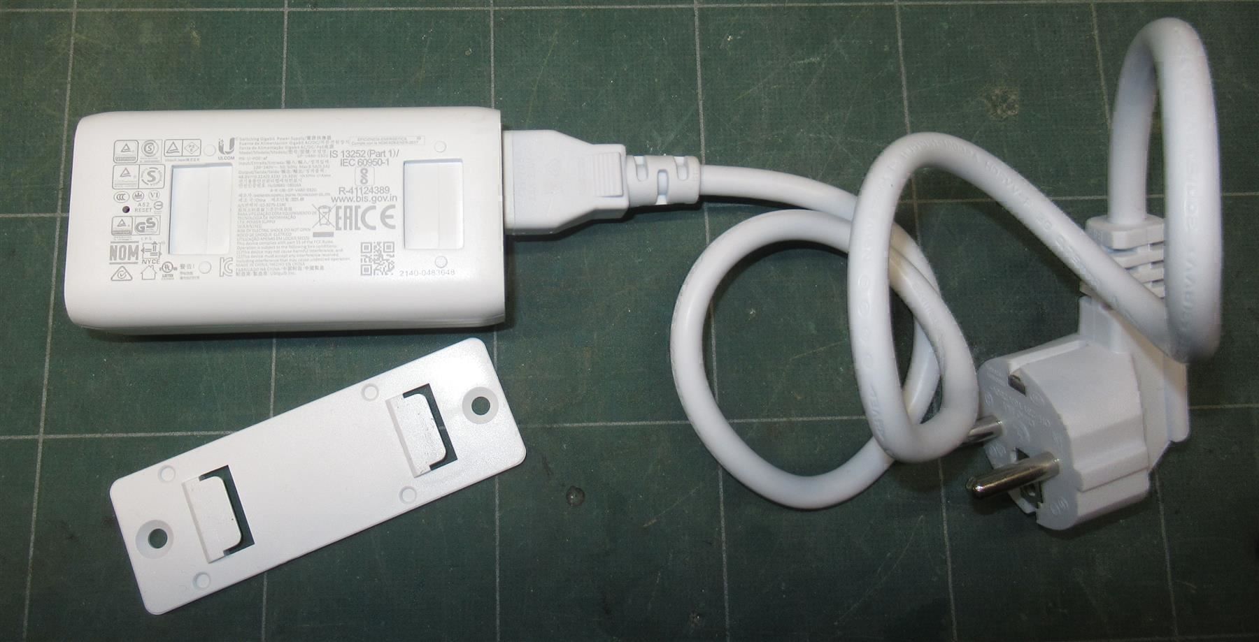 Unità & Adattatore: Ubiquiti U-POE-AF Adapter – Nuovo (secondo la descrizione) da Männedorf venduto da livesteam 2