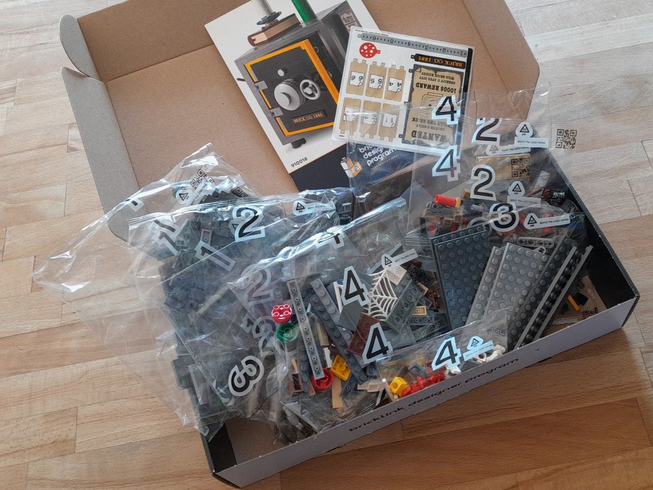 Lego Kit di costruzioni: BRICKLINK 910016 "SHERIFF'S SAFE" 18+/580 PCS/PZS – Nuovo e nell'imballaggio originale da Gelterkinden venduto da Tri-Tra-Trallala 3