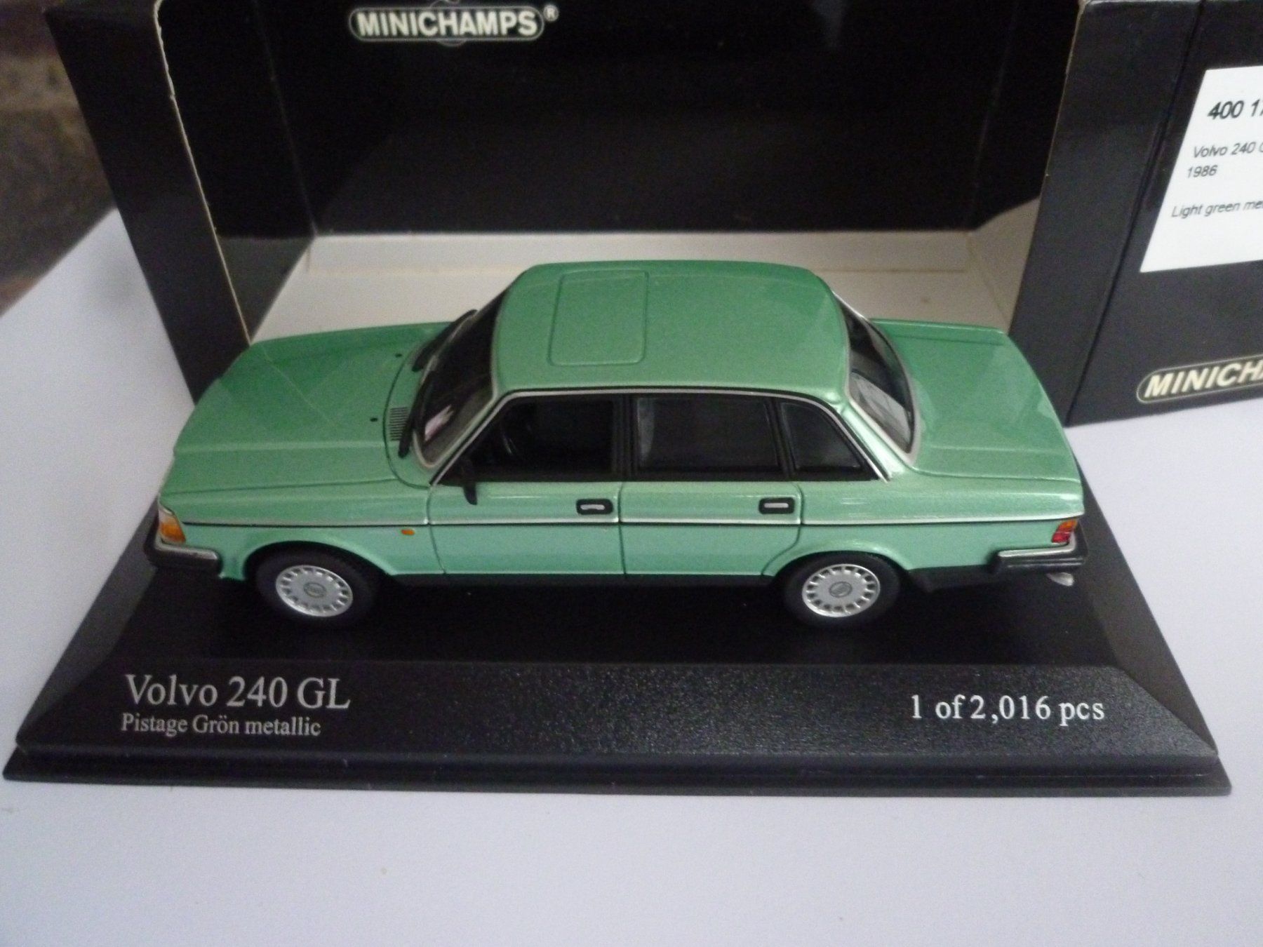 Volvo Modellini d'auto: Volvo 240 GL (1986) – Nuovo e nell'imballaggio originale da Flawil venduto da Imperiosud 1