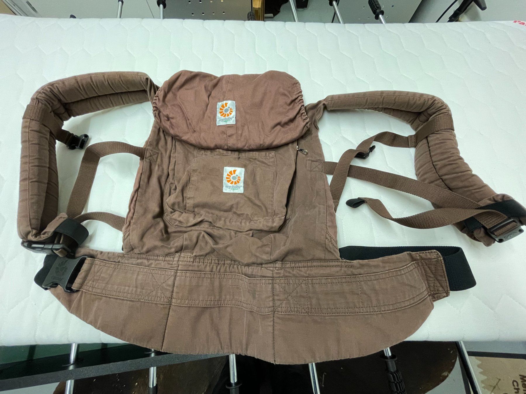 Ergo Baby Bauch- & Rückentragen: Ergobaby-Babytrage aus Baumwolle – Gebraucht aus Root von manuelaforster