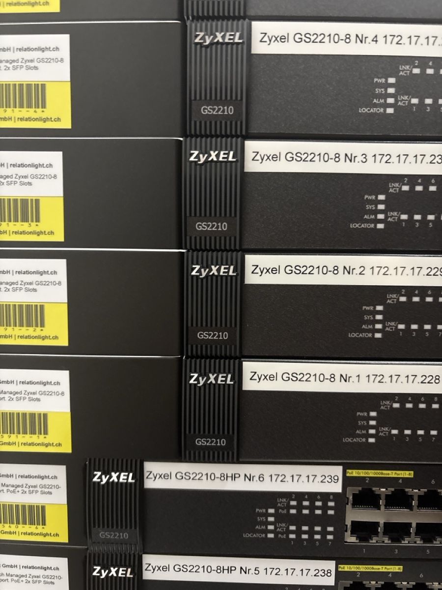 Zyxel Hubs & Switches: 15 Zyxel Switches als Set – Gebraucht aus Weinfelden von X7G 2