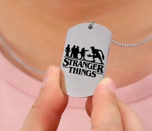 Anhänger: Halskette Stranger Things – Neu und originalverpackt aus Walenstadt von SchnaeppchenRabe 1