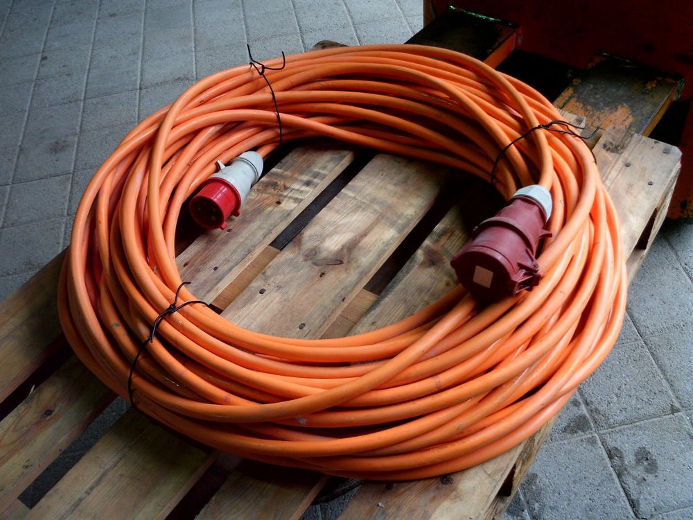 Pur-Kabel, Verlängerungskabel 32 Amp. (Gebraucht) in wilen-gottshaus ...