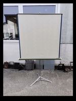 Leinwand mit Stativ Revue - guter Zustand