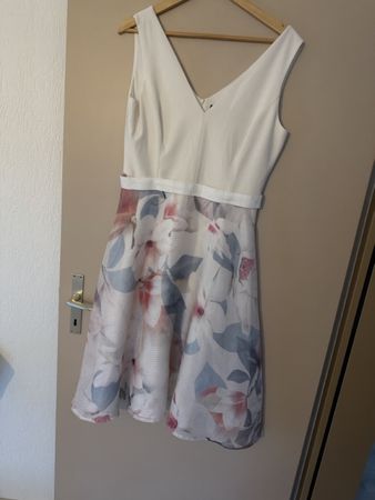 Vera Mont Sommerkleid Gr. 40, elegantes Blumenmuster 🌸