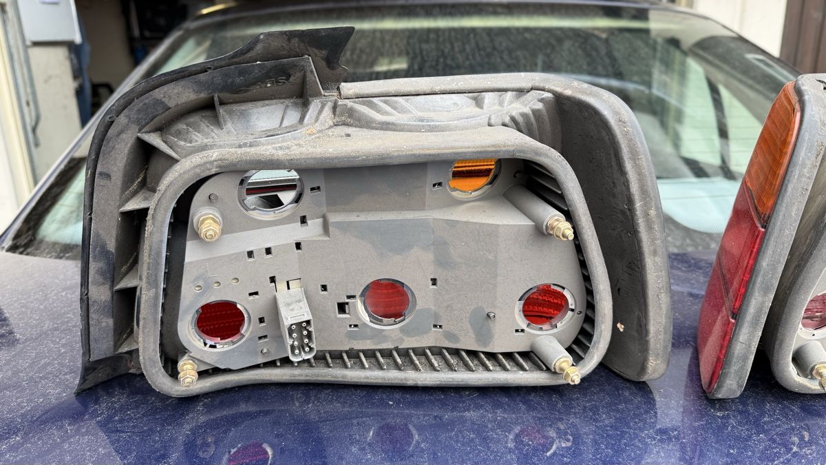 BMW Tutti pezzi di ricambio auto: BMW E36 Limousine Heckleuchten – Usato da Jonen venduto da BMWE369 3