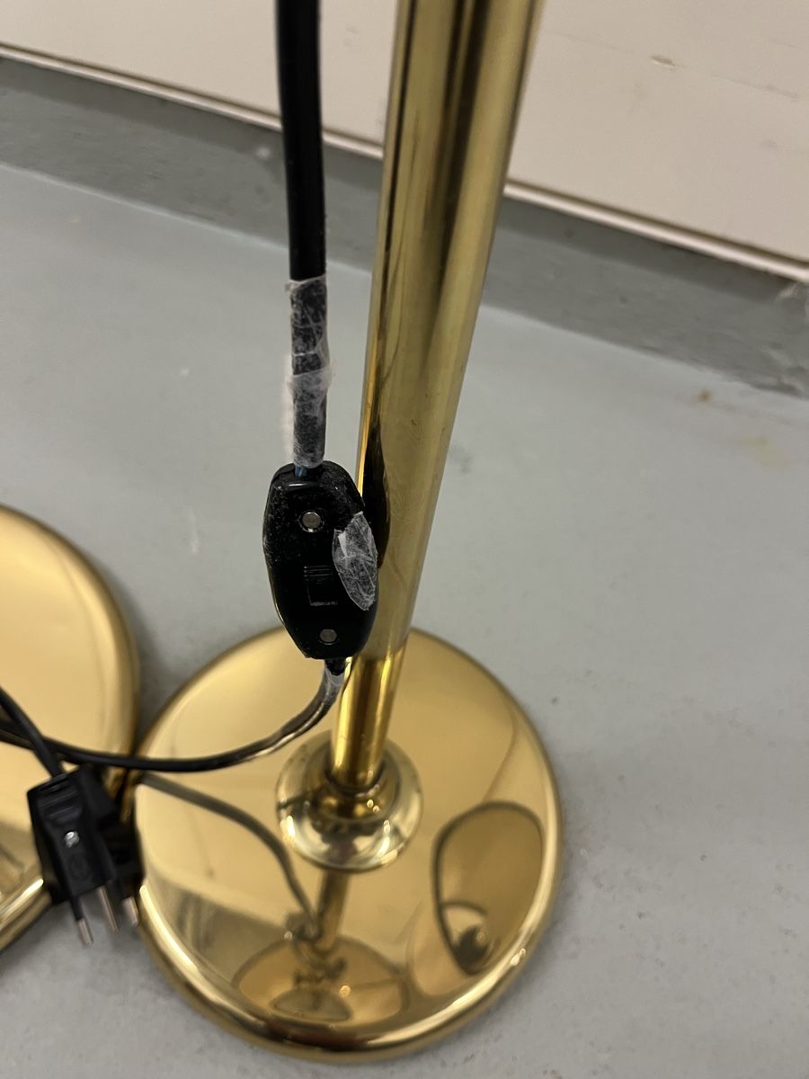 Lampes: Zwei Stehlampen Messingoptik mit Schirm gebraucht – D'occasion à Rüti ZH par Walti0 5