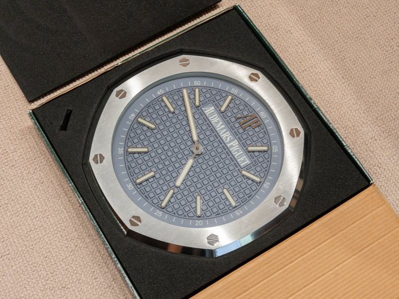 Audemars Piguet Orologi da terra & Orologi da parete: Audemars Piguet Royal Oak Wall clock Blue dial – Usato da Genève venduto da aspaklariacollection 3