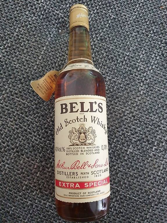 Bevande alcoliche: Bell's Scotch Whisky Old Edition – Usato da Winterthur venduto da fab_xwh7