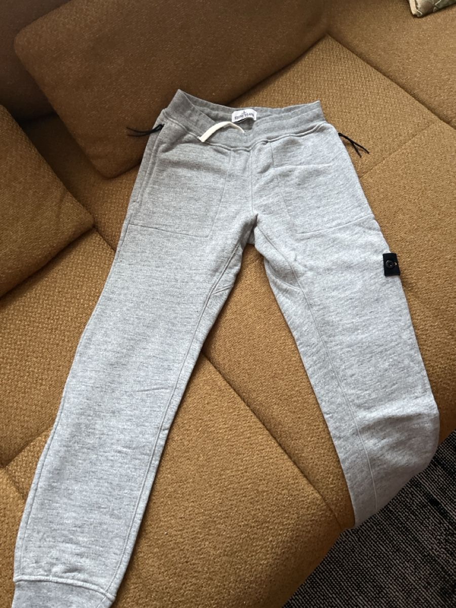 Stone Island Pantalons: STONE ISLAND Junior Sweat Hose – D'occasion à Rüschlikon par Joma80 1