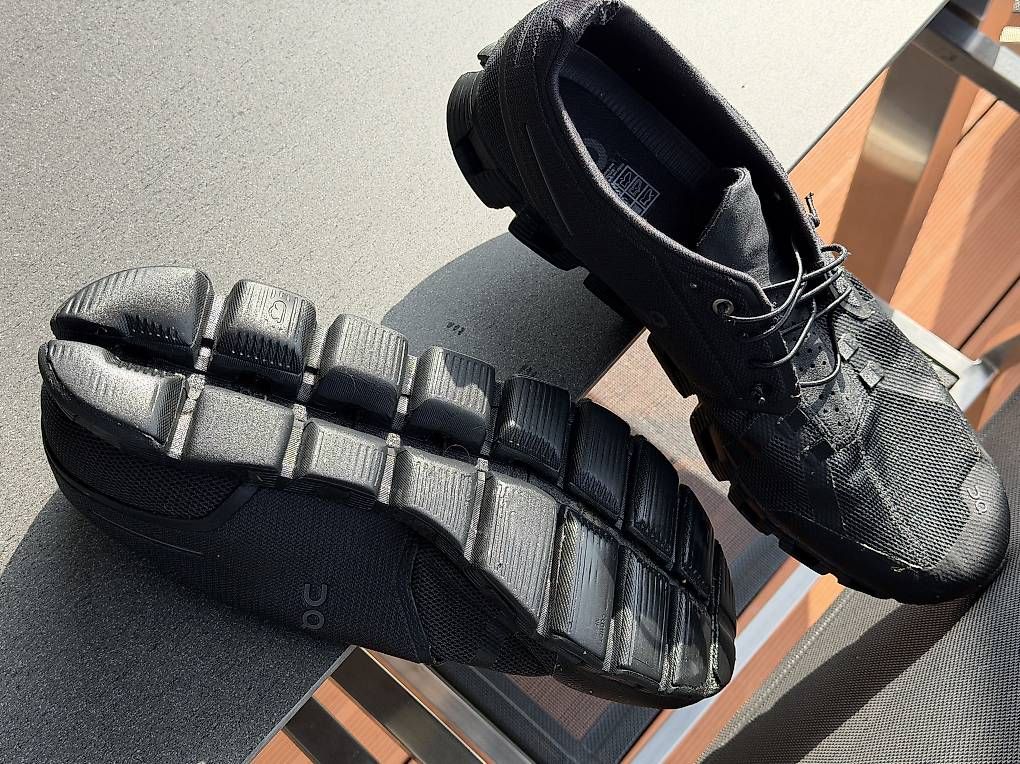 On Scarpe da uomo: On Cloud Schuhe Herren EUR 49 – Usato da Wohlenschwil venduto da Snowbound 2