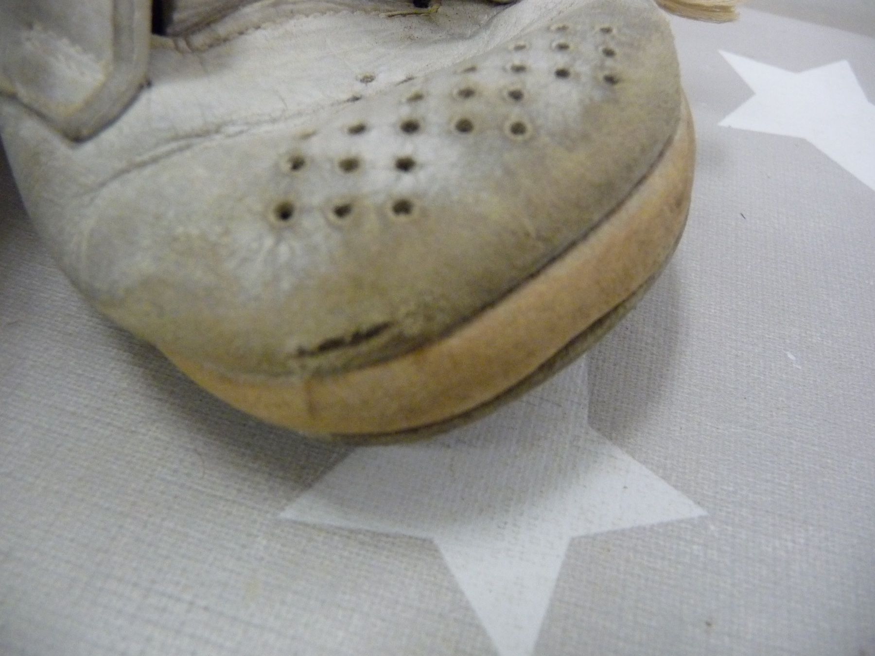 Schuhe für Jungen: alte Kinderschuhe Vintage – Defekt aus Rafz von Powacaddy 4