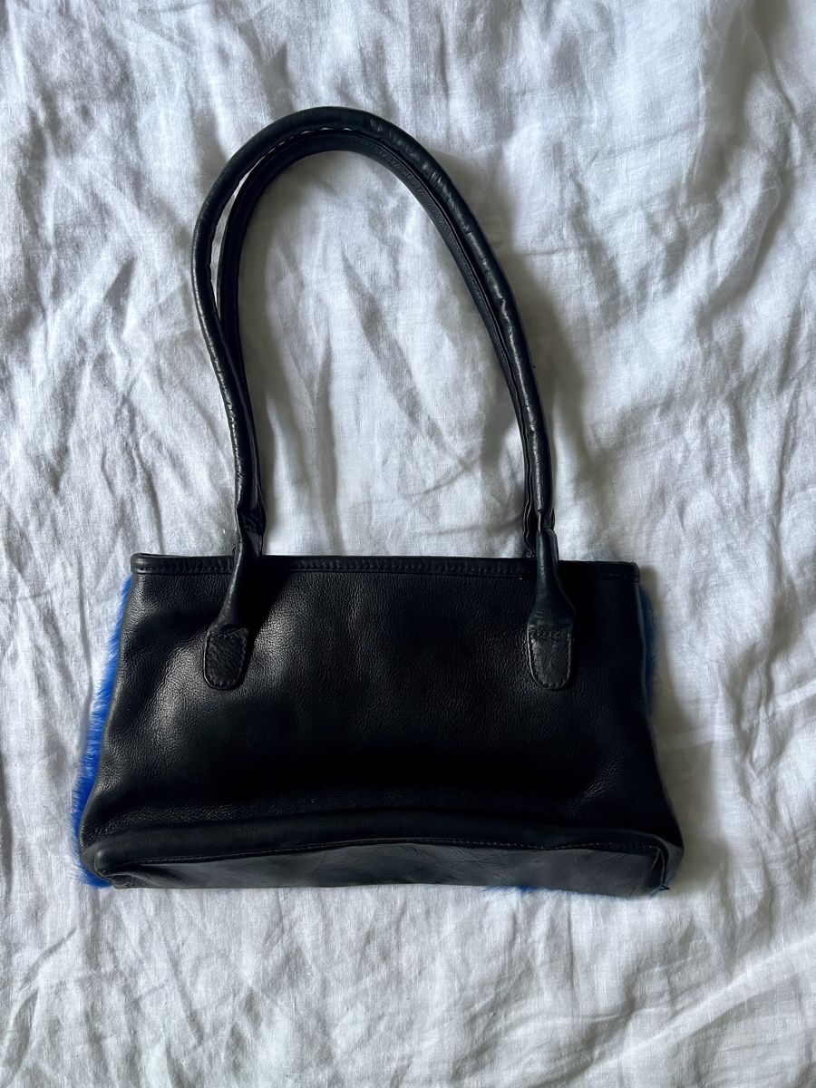 Taschen für Damen: Blau-schwarze Ledertasche mit Fell – Gebraucht aus Zürich von Ivadodo 1