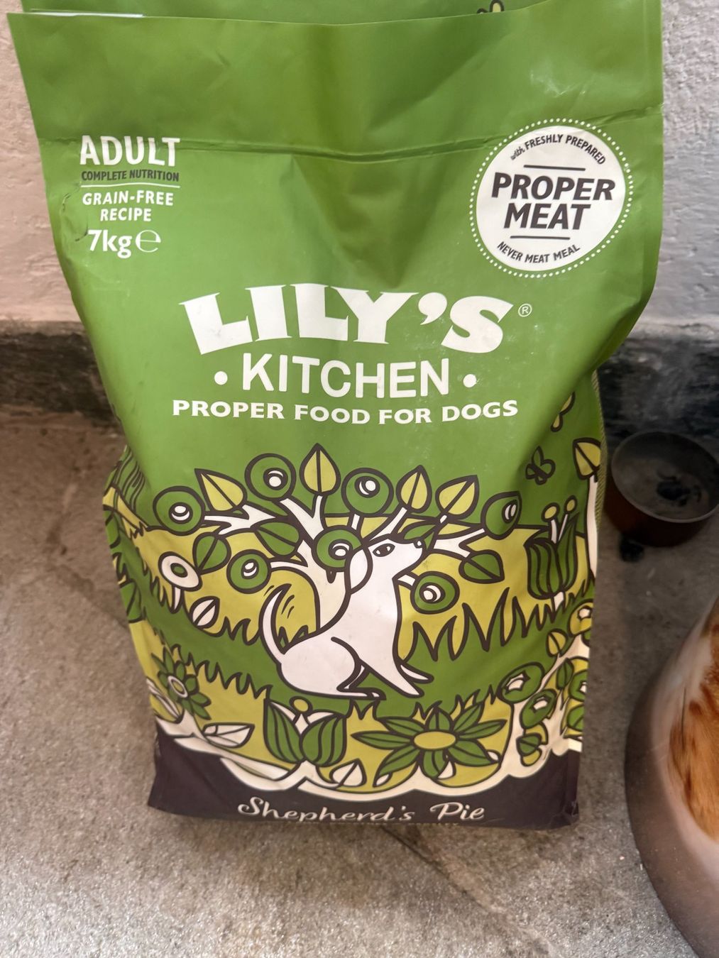 Mangimi: Hundefutter Lilys Kitchen 7 Kg. Originalverpackt – Nuovo e nell'imballaggio originale da Bever venduto da fliegen_2011 1
