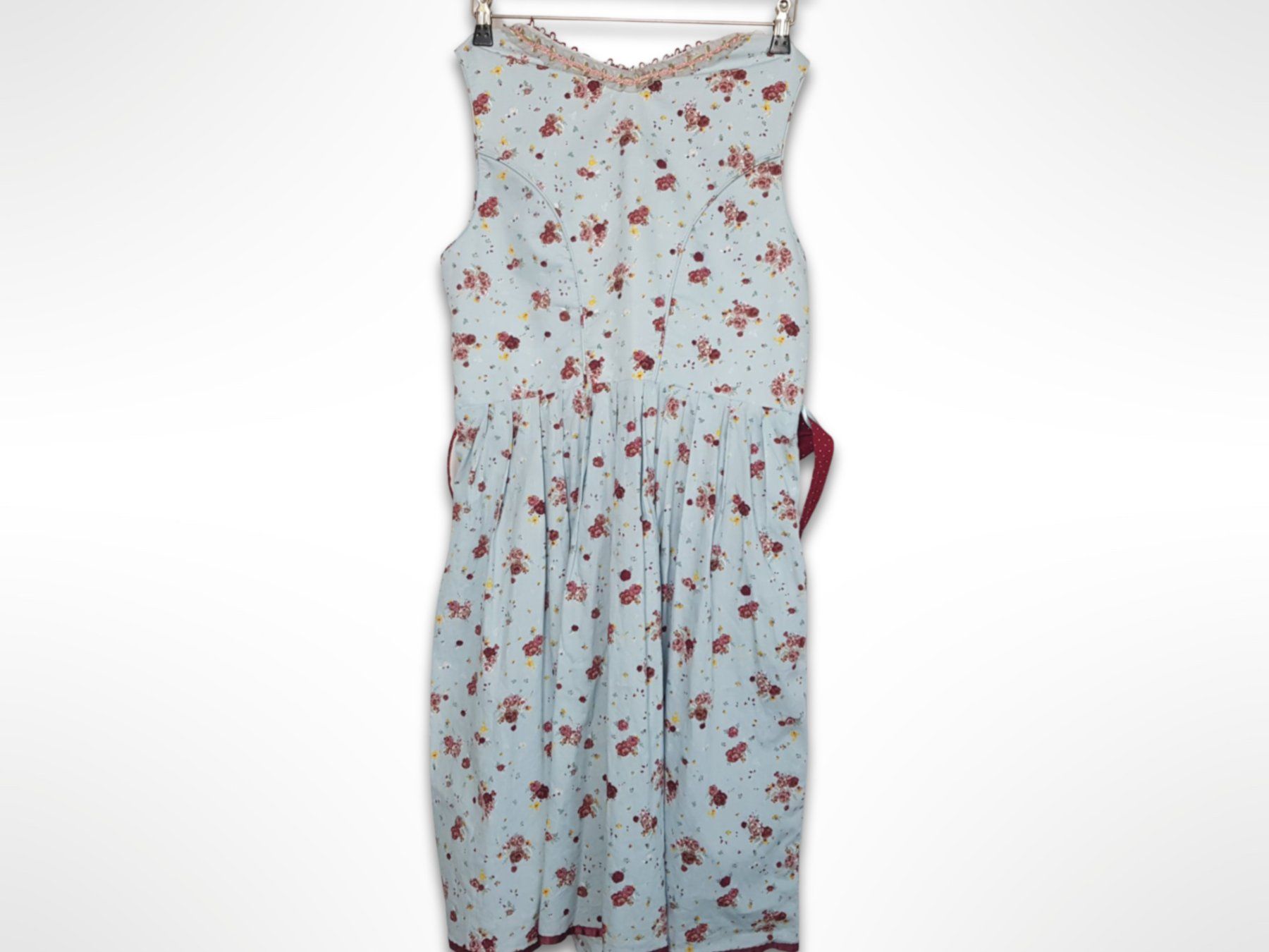 Kostüme: STOCKERPOINT Dirndl mit Bluse und Schürze – Gebraucht aus Suhr von Restwert_Suhr 6