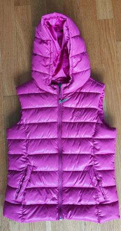 Gilet Benetton rose avec capuche taille 160 cm bon état