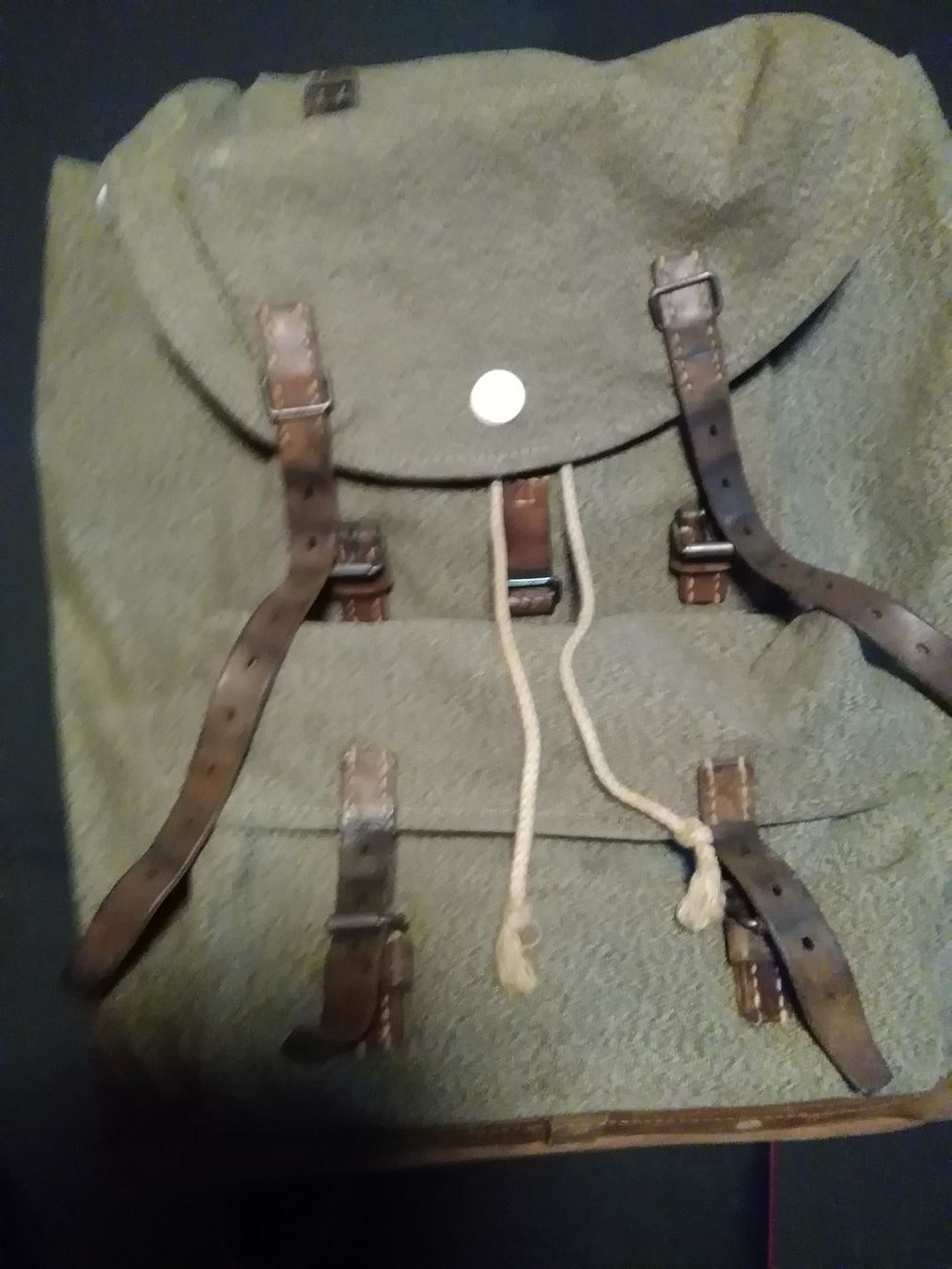 Schweizer Armee Zaini: Rucksack Schweizer Armee mit Zubehör – Usato da Buochs venduto da Jenymak