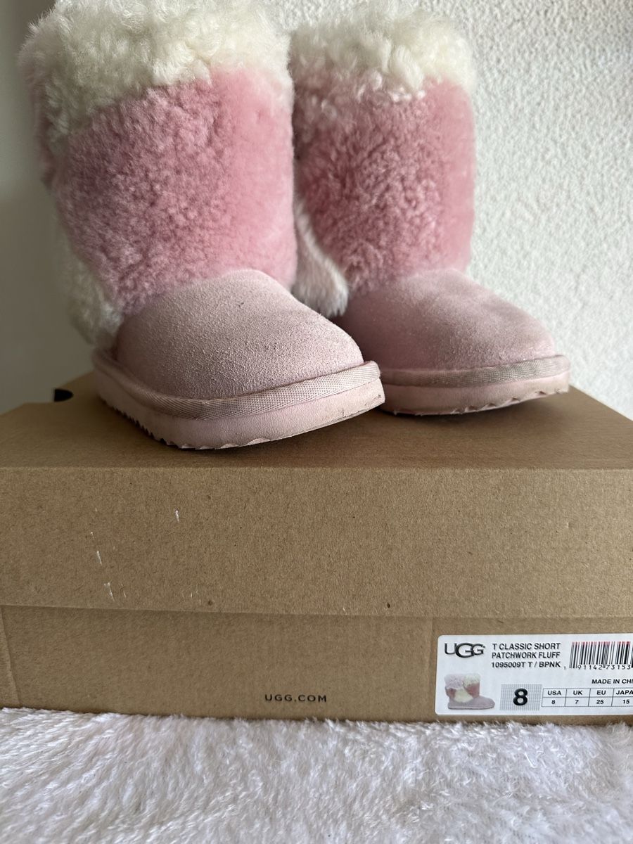 Ugg Scarpe per ragazze: UGG Boots Classic Short Patchwork Fluff Grösse 25 rosa🎀 – Usato da Safenwil venduto da Whoopie1 2