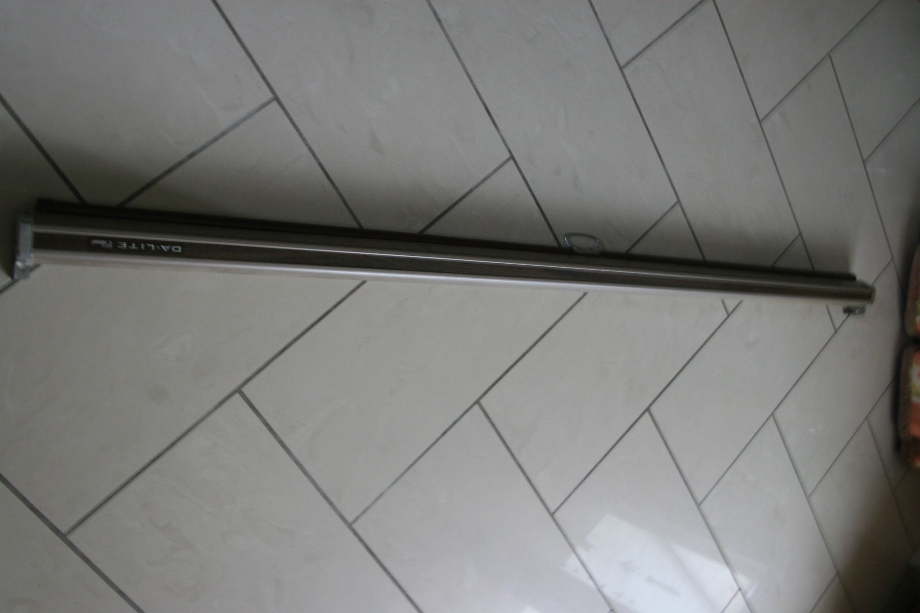 Home Cinema: Beamer-Leinwand, rollbar 180x180 cm – Usato da Fislisbach venduto da lorgli 1