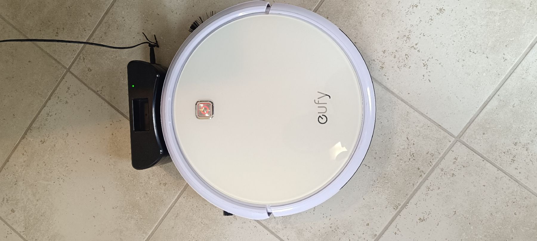 Eufy Staubsauger & Zubehör: Eufy RoboVac 11 Saugroboter mit Ladestation gebraucht – Defekt aus Arbon von Gatto81