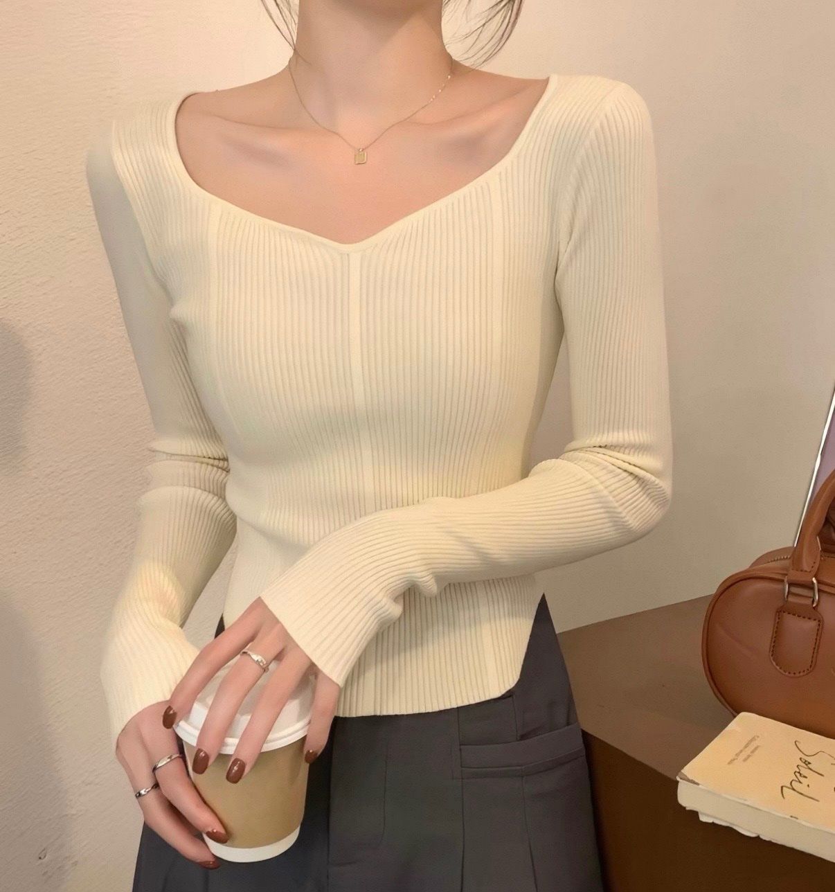 Bershka Top: Bershka Beige Knit Top, Size S – Usato da Zürich venduto da dam_t7hk