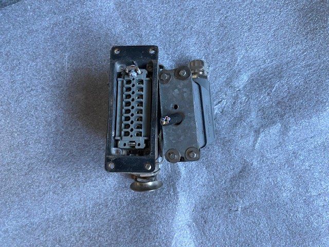Componenti elettronici: Stecker Harting, Elektrostecker, Elektro, Anhänger – Usato da Neudorf venduto da Siola71 3
