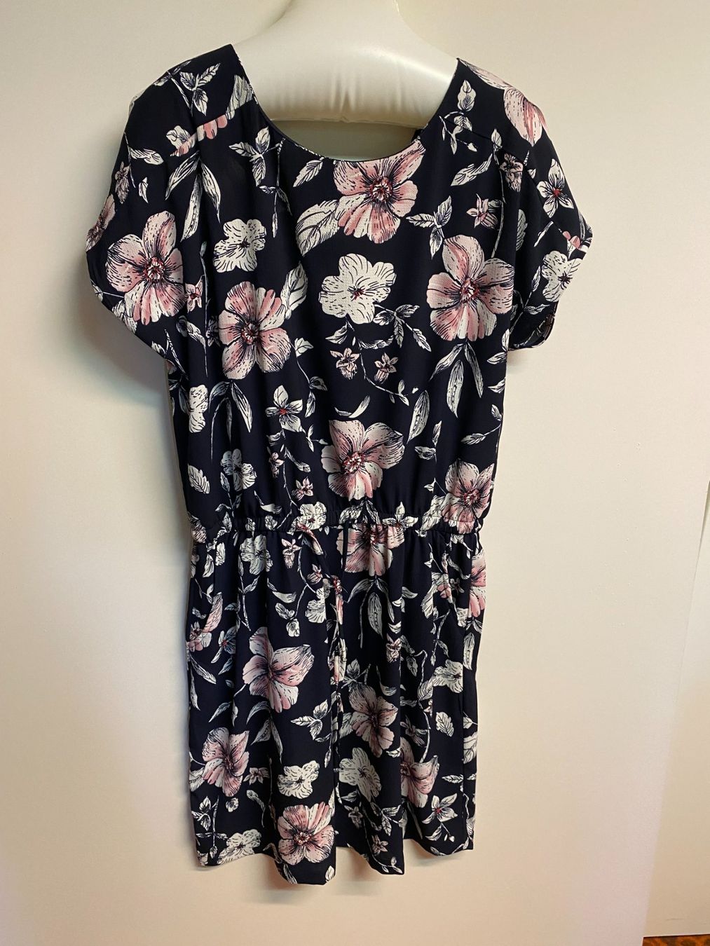 Only Vestiti: Only Kleid Grösse 40 – Usato da Fischbach-Göslikon venduto da zeb_2vfq