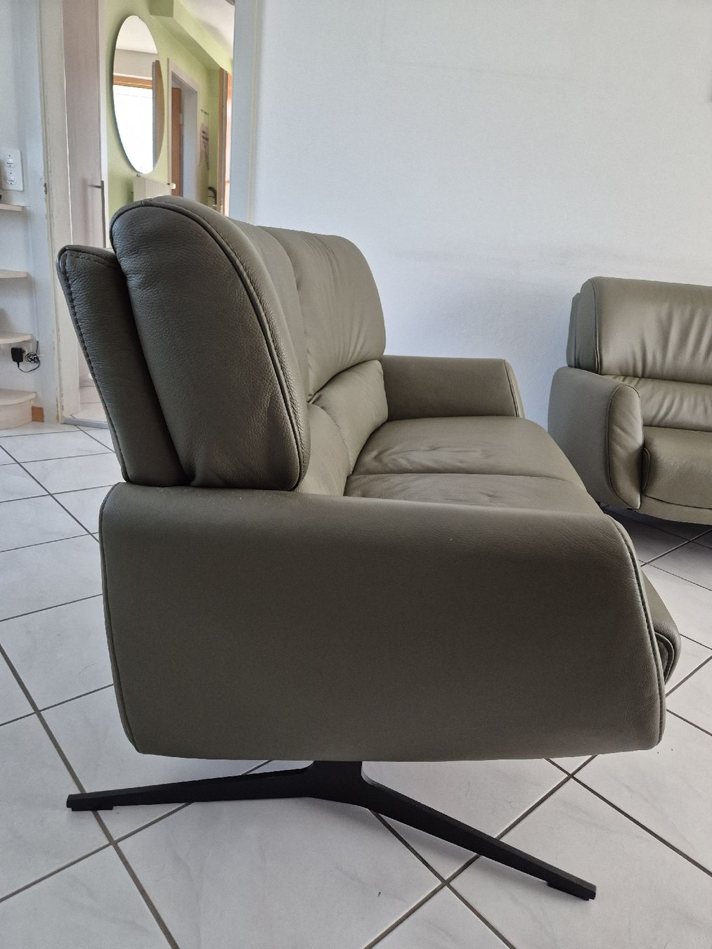 Sofas: Ledersofa 2-er – D'occasion à Wangenried par FabienneS0102 2
