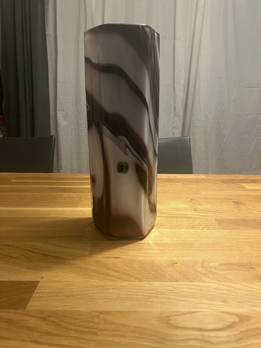 Vasi & Recipienti: JOLI VASE DE MURANO – Usato da Brügg BE venduto da traindenuit