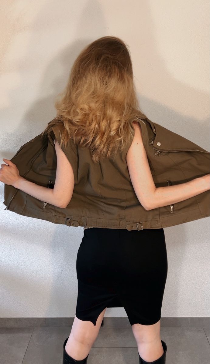 Gilet & Giacche senza maniche: Gilet sans manches style rock – Usato da Pont (Veveyse) venduto da pil_k9jp 3