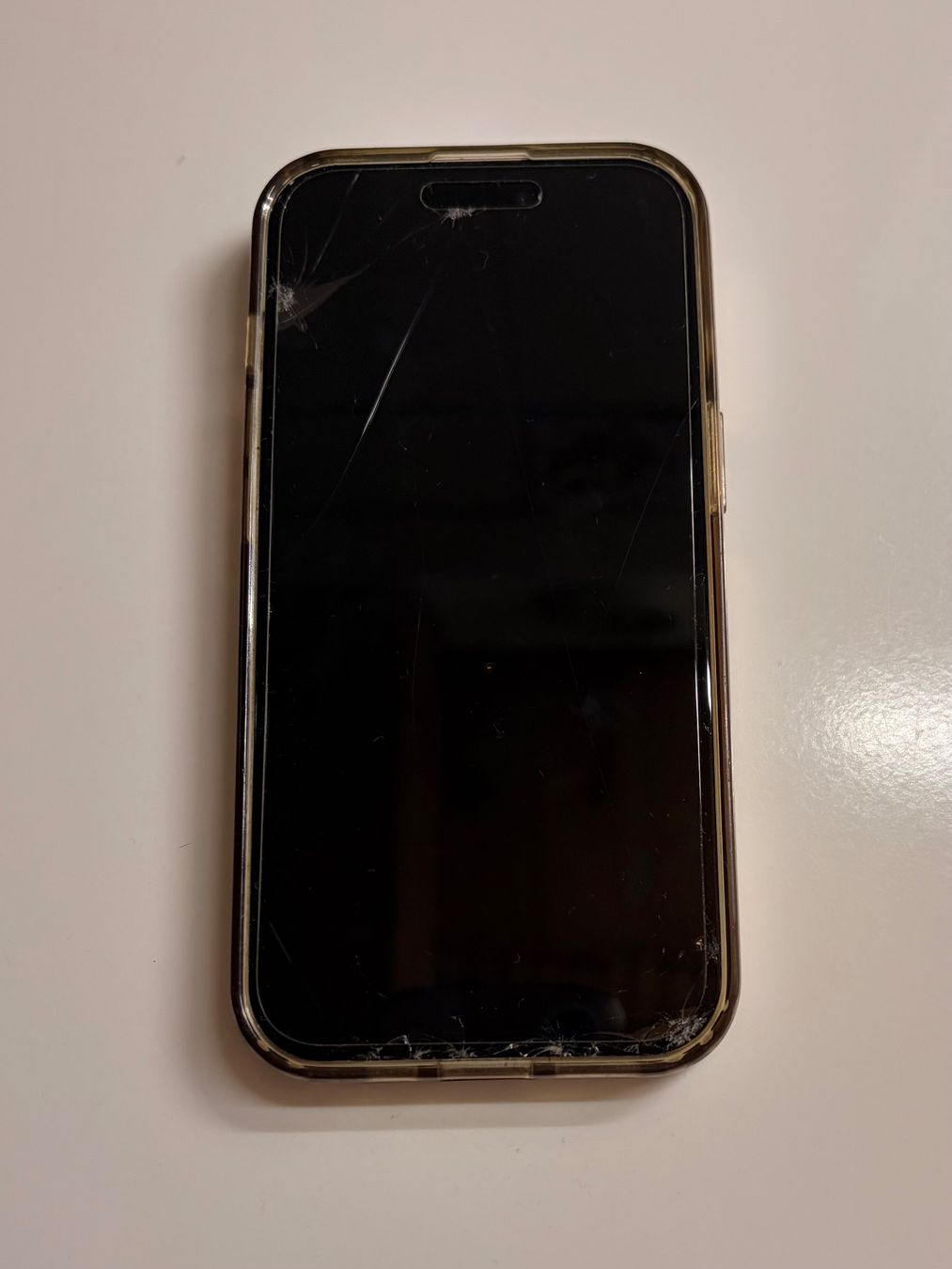 Apple Telefoni cellulari / Smartphones: iPhone 15 rosa – Usato da Jonen venduto da f_abiiiennee 2