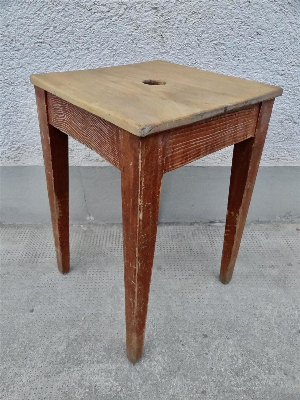 Tabourets: Grosi's altes Taburettli Hocker Schemel – D'occasion à Kerzers par zimmergruen